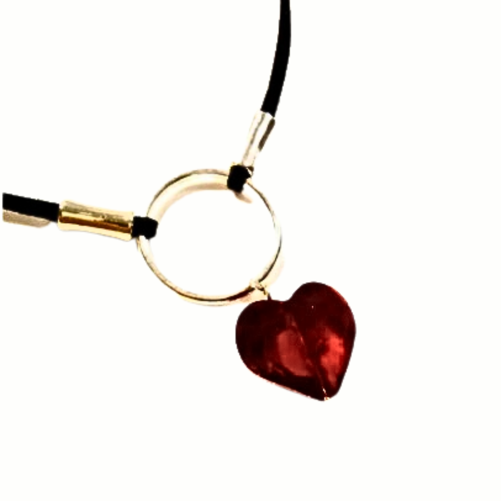 Discreet Leather Choker Necklace With Heart