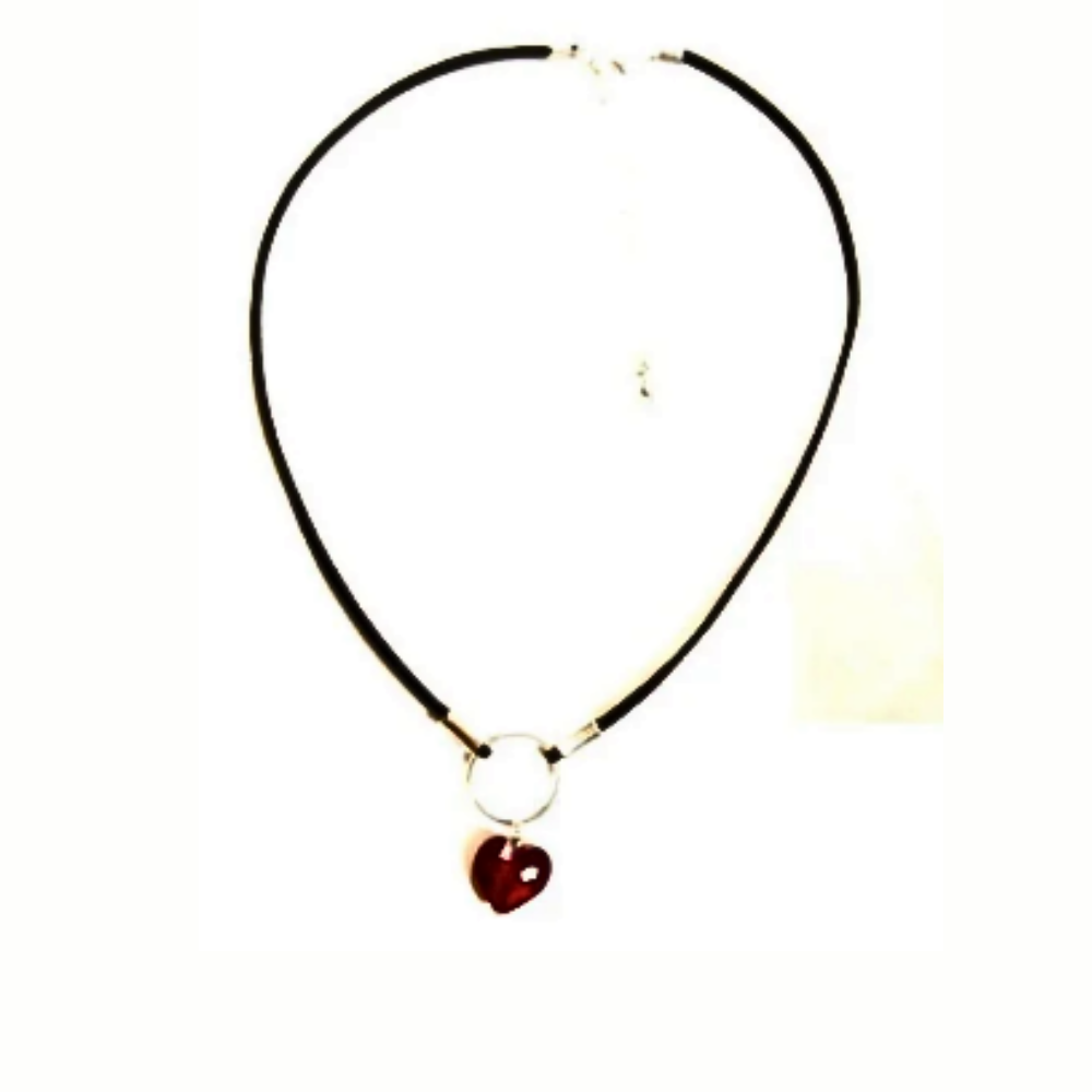 Discreet Leather Choker Necklace With Heart